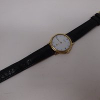 Дамски френски кварцов часовник HERMA с позлатена каса, снимка 3 - Дамски - 42564590