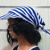 Нова детска кърпа за глава на синьо/бяло райе с козирка, до 8 години, снимка 1 - Шапки, шалове и ръкавици - 29976306