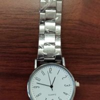 Продавам кварцов часовник, снимка 1 - Мъжки - 42915148