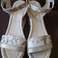 Продавам нови дамски сандали, снимка 7 - Сандали - 36764423