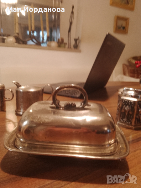 Посребрени съдчета и страхотна бензинова настолна запалка., снимка 1