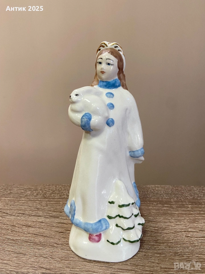 Винтидж порцеланова статуетка „Снежанка със заек“, СССР, снимка 1