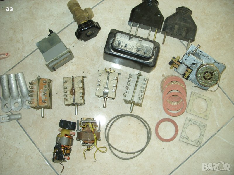 Ел.части трифазен контакт, щепсели,ключове.., снимка 1