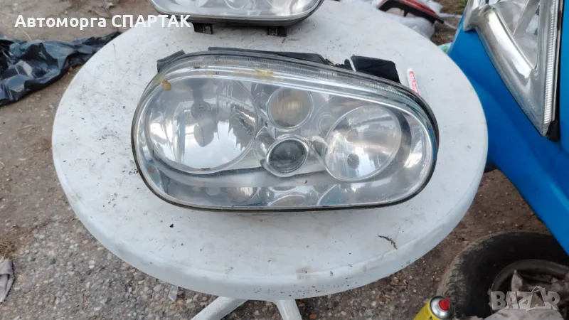 Ляв / десен фар за Volkswagen Golf 4, снимка 1