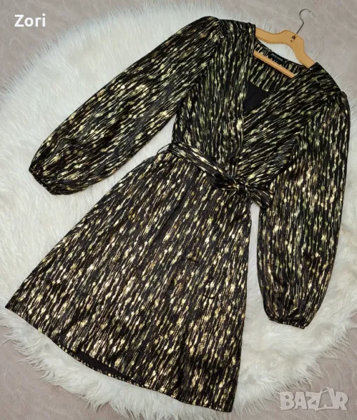 КРАСИВА черна рокля в златисти шарки, снимка 1