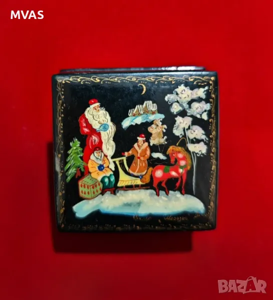 Нова ръчно рисувана руска кутийка лакирана Дядо Мраз Коледна приказка, снимка 1