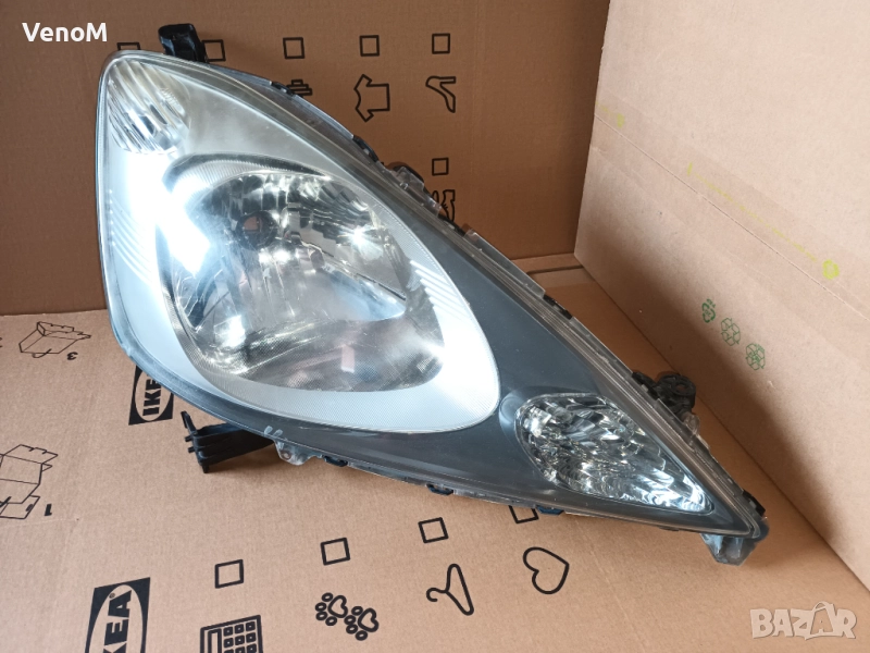 Хонда джаз 2009 десен фар +бонус радио с код карта, снимка 1