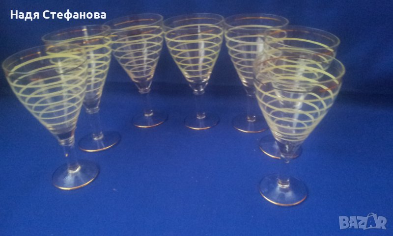 Ретро 7 ракиени стъклени чашки, столче, златни кантове , цветни кантове , снимка 1