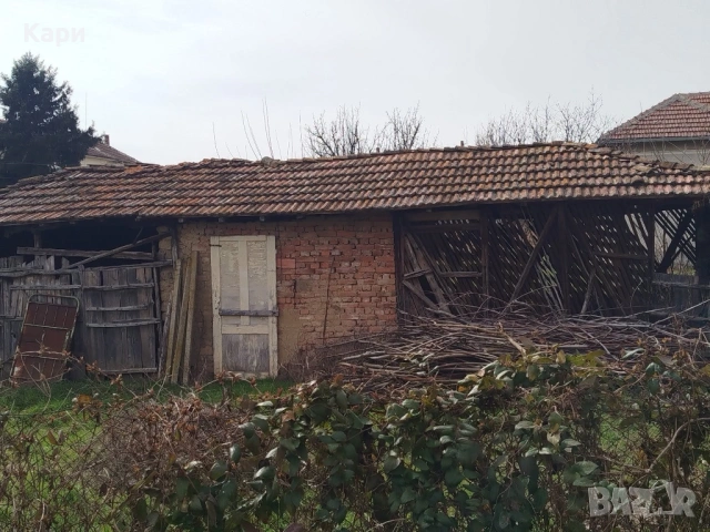  Просторна къща с двор 2600 кв.м в центъра на с. Морава – 27 500 €, снимка 6 - Къщи - 53917617