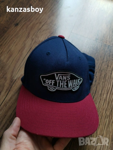 VANS - страхотна шапка КАТО НОВА универсален размер, снимка 2 - Шапки - 54264116