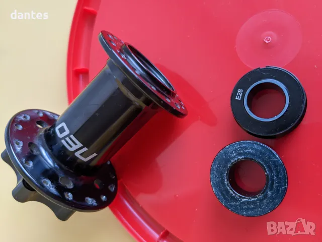 Предна главина Stans Neo с адаптерите., снимка 2 - Части за велосипеди - 47396461