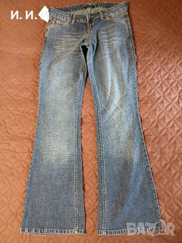 Дънки дамски GUESS, снимка 4 - Дънки - 53922260