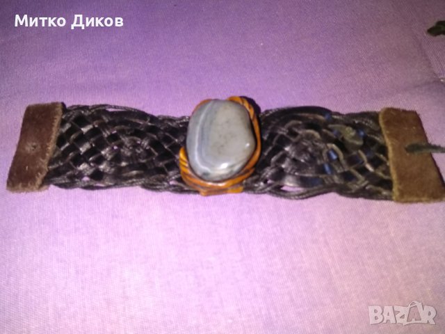 Гривна ръчна изработка естествена кожа 185х40 мм с камък нефрит 41х29х12мм за късмет, снимка 5 - Гривни - 44202031