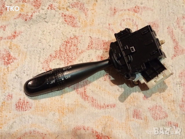 Лостче - ключ за управление на мигачи и фарове за TOYOTA Corolla Е12 Verso RAV4