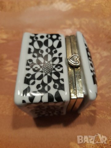 Стара порцеланова кутийка , снимка 9 - Антикварни и старинни предмети - 30991325