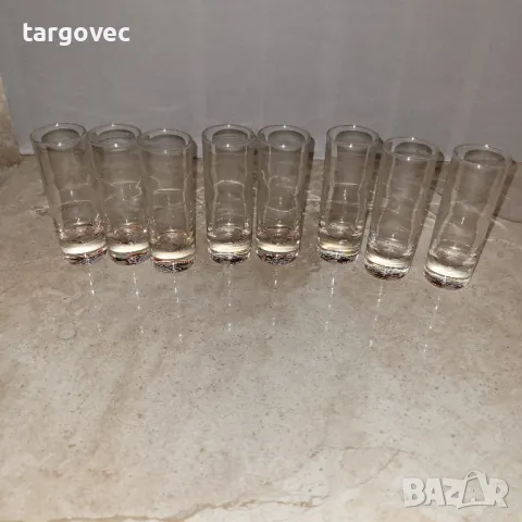 осем броя стъклени шотове Смирнов