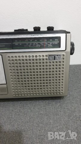 Радиокасетофон Hitachi,TRK-5500E, снимка 4 - Антикварни и старинни предмети - 42925315