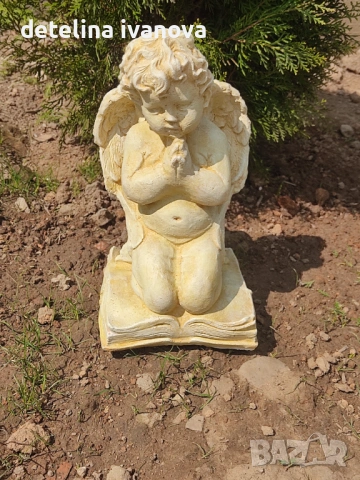 Молещо се ангелче от вибробетон , снимка 2 - Декорация за дома - 54238953