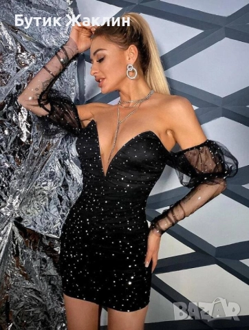 Черна блестяща рокля с камъчета и секси деколте, снимка 1