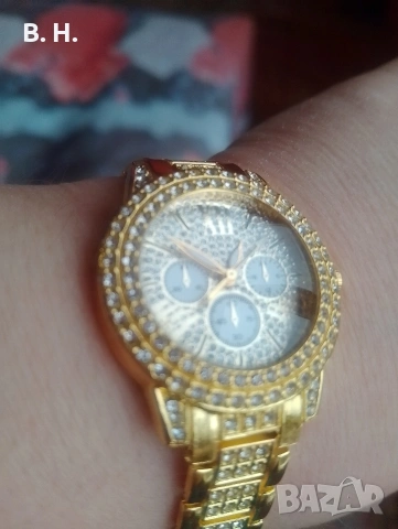ЛУКСОЗЕН ДАМСКИ ЧАСОВНИК В ЗЛАТЕН ЦВЯТ , снимка 3 - Луксозни - 53051399