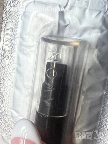 AVON Нови мостри на червила в 5 различни цвята 🩷❤️💜, снимка 8 - Декоративна козметика - 52443491