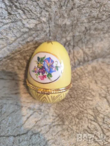 порцеланова кутийка яйце