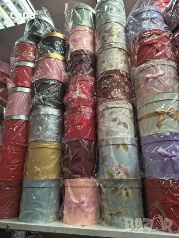 Кутии за декорация , снимка 4 - Изкуствени цветя - 50598253