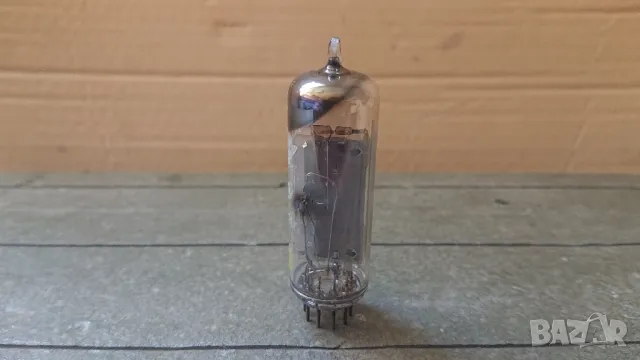 Индикаторна радиолампа TELEFUNKEN EM84. , снимка 4 - Ресийвъри, усилватели, смесителни пултове - 49592714