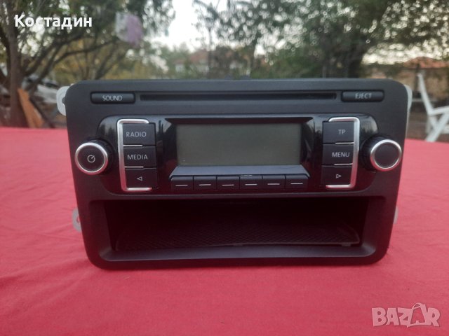 Авто радио за Volkswagen Golf 6, снимка 2 - Аксесоари и консумативи - 23484322