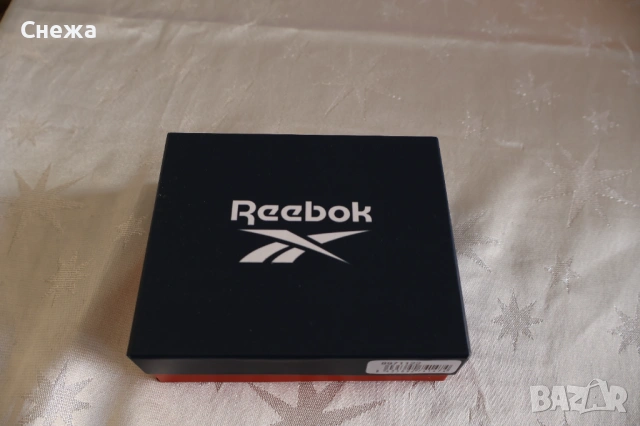 Reebok Switch с RFID защита малък вертикален портфейл, снимка 9 - Портфейли, портмонета - 54316088