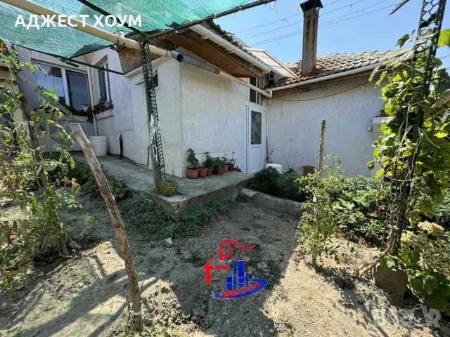 Едноетажна ТУХЛЕНА къща с двор Куршун чешма, снимка 1