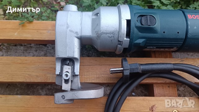 Bosch GSC 2.8 професионална електрическа ножица за ламарина с нов комплект ножове, снимка 3 - Други инструменти - 39581018