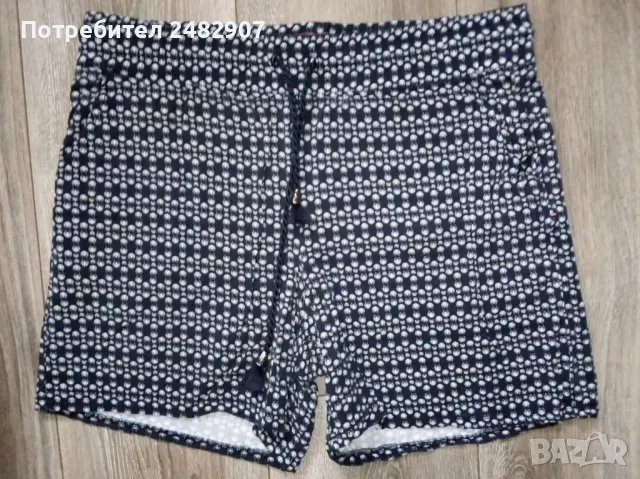Къси дамски панталони