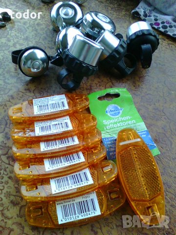 продавам   светлоотразители,звънци , предна светлина        , снимка 2 - Велосипеди - 34900346