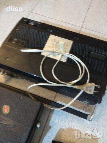 Стари ретро касеофони и радиа, снимка 8 - Радиокасетофони, транзистори - 40329429