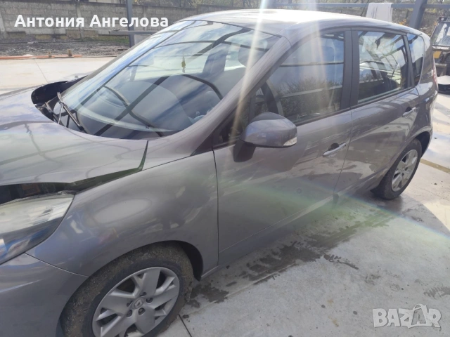 Renault Scenic, снимка 2 - Автомобили и джипове - 53191278