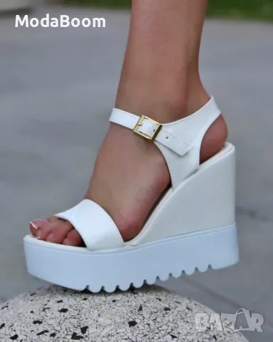 Сандали на платформа - Лак, снимка 2 - Сандали - 48123589