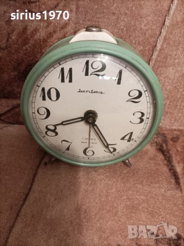 съветски будилник янтар работещ, снимка 1 - Стенни часовници - 44302007