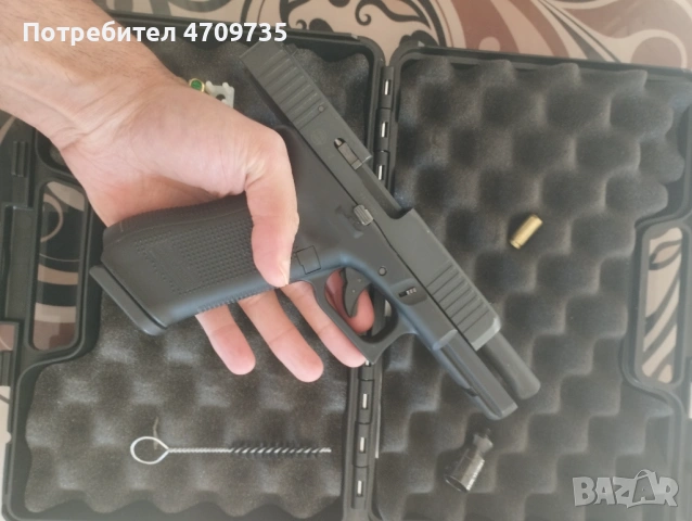 Газов пистолет Umarex Glock 17 Gen5 BLK 9mm, снимка 3 - Газово оръжие - 53108615