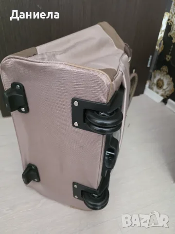 Tupperware чанта за път с колелца и дръжка, снимка 4 - Чанти - 56359211
