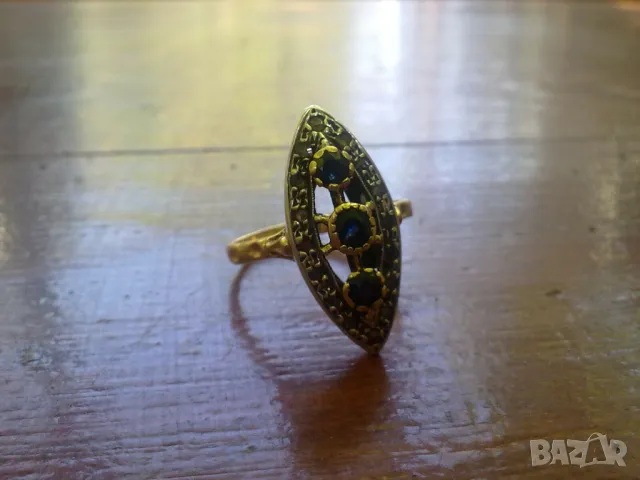 стар златен 18к. пръстен с диаманти и сапфири, снимка 2 - Пръстени - 49241347