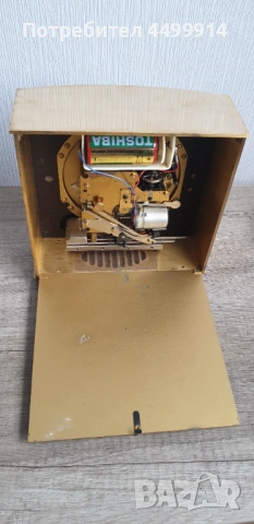 Настолен часовник JUNGHANS Електроник, снимка 9 - Антикварни и старинни предмети - 54008271