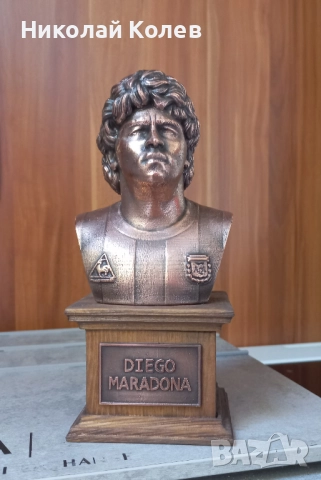 Бюст на Диего Марадона.Медна галванопластика