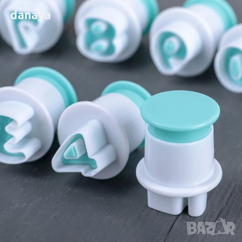 2010 Комплект мини резци с бутало цифри, снимка 2 - Други стоки за дома - 32195560