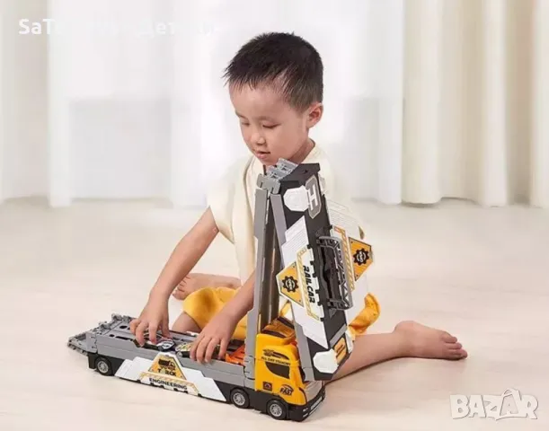 Трансформиращ се голям детски камион с рампа и колички, снимка 6 - Коли, камиони, мотори, писти - 50020790