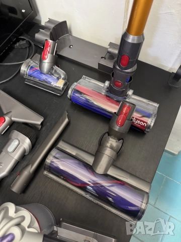 Вертикална прахосмукачка Dyson V8 Absolute SV25 476547-01, снимка 3 - Прахосмукачки - 55972213