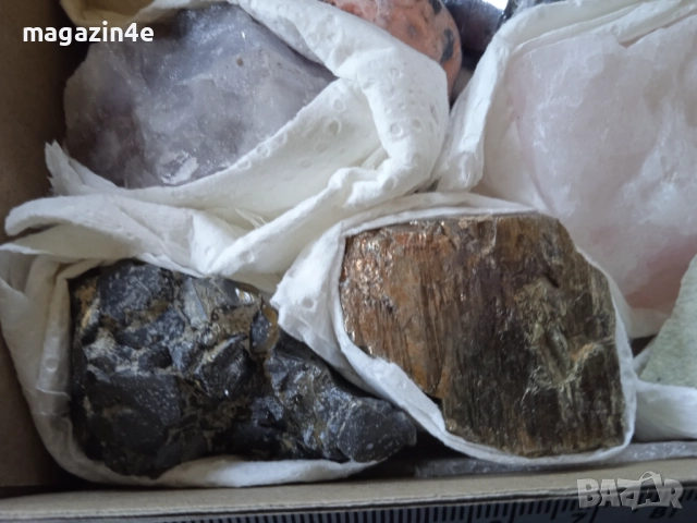 Sale, Кутия с минерали за колекционери геолози любители, Родопис,, снимка 2 - Колекции - 51854697