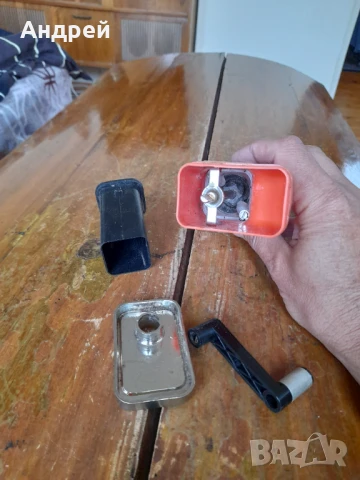 Стара кафемелачка,мелница за кафе Tramp 3, снимка 5 - Други ценни предмети - 50474966