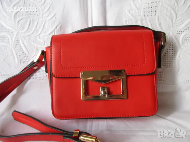 Малка дамска чанта през рамоцвят червен, снимка 2 - Чанти - 50015378