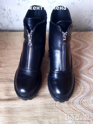 Нови дамски обувки 